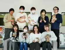 ミヌエット(短足)【東京都・男の子・2026年5月19日・ホワイト系/ブルー・シルバー系】の写真11「みんなネコちゃん、ワンちゃんが大好きです💕大切にお世話し、ご家族の元に送り出しています☺️」
